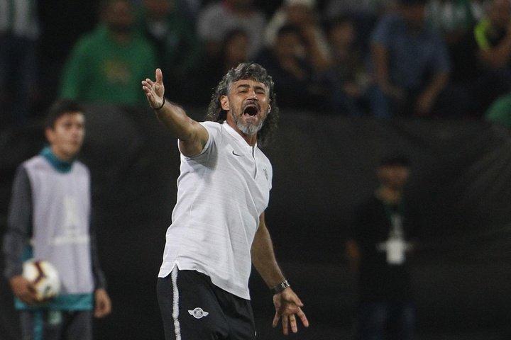 Cienciano dice adiós al entrenador Leonel Álvarez