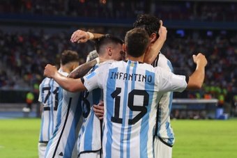 La Selección Argentina Sub 20 volvió a sumar un triunfo en el Mundial, esta vez ante Guatemala, para certificar su pase a octavos de final. La afición de la 'Albiceleste' disfrutó de un 3-0 con goles de Alejo Véliz, Luka Romero y Máximo Perrone.