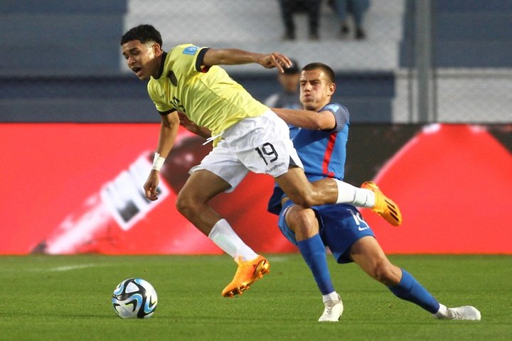 Klinger remonta para reenganchar a Ecuador en el Mundial