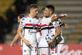 Sao Paulo, con su victoria a domicilio sobre Puerto Cabello (0-2), consolidó su liderato en el Grupo D de la CONMEBOL Sudamericana. El cuadro brasileño está a un paso de amarrar la clasificación para la siguiente fase.