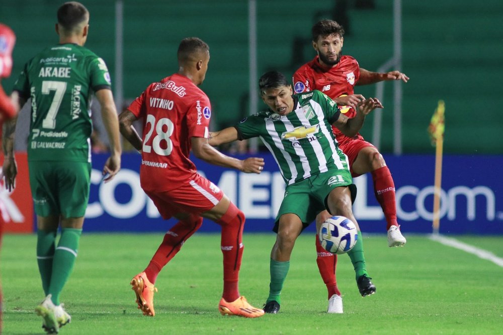 Bragantino goleó por 0-4 a su rival. EFE