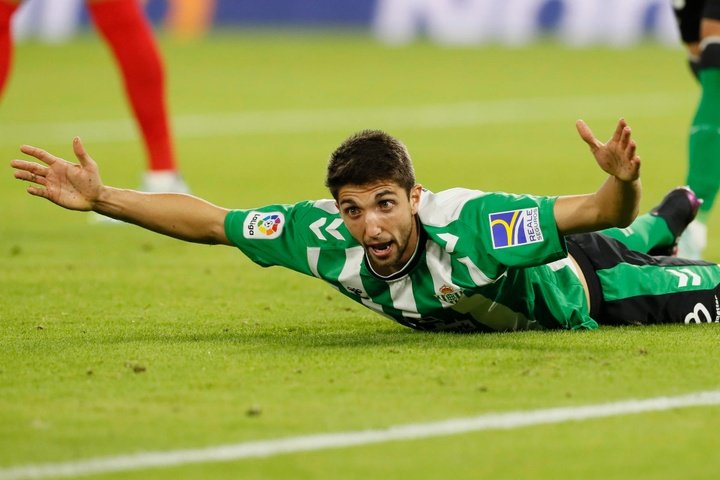Edgar González firma con el Almería hasta 2028