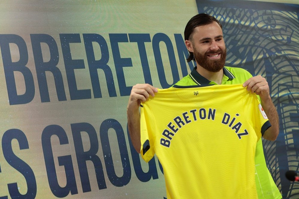 Ben Brereton admitió que era imposible rechazar al Villarreal. EFE