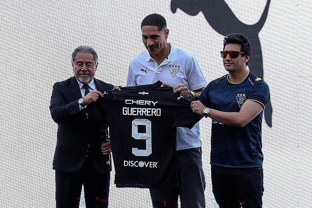 Guerrero fue presentado con Liga. EFE