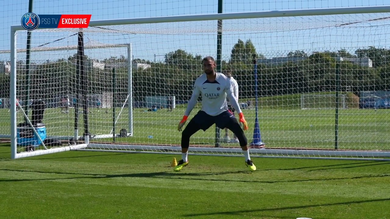 Gianluigi Donnarumma e Keylor Navas se preparam para o início de mais uma temporada do Campeonato Francês.