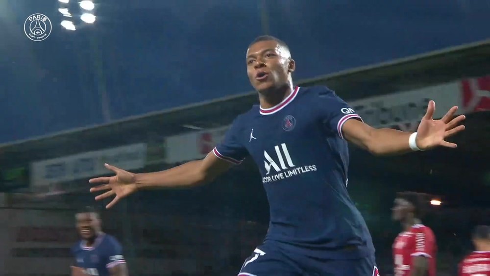 Le but de la tête de Mbappé face à Brest. Dugout
