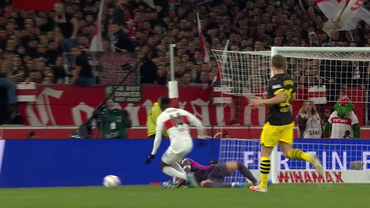 VIDÉO : Le phénomène de Bundesliga marque à nouveau et aide Stuttgart à s'imposer contre Dortmund