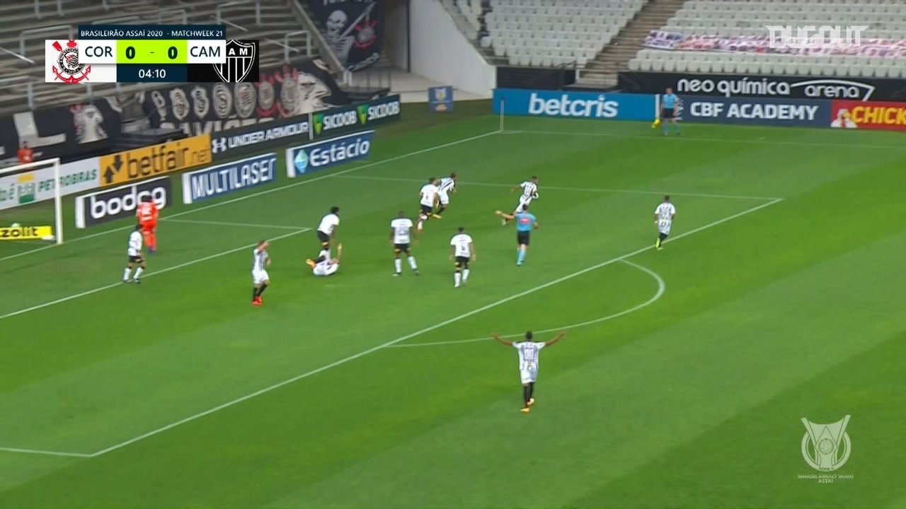 Atletico Mineiro came from behind to defeat Corinthians 1-2. DUGOUT