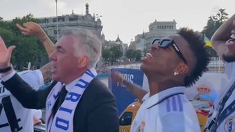 VÍDEO: Real Madrid celebra a 14ª Liga dos Campeões em Cibeles