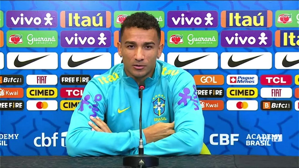 Danilo elogia Daniel Alves e fala da disputa por posição na Seleção. DUGOUT