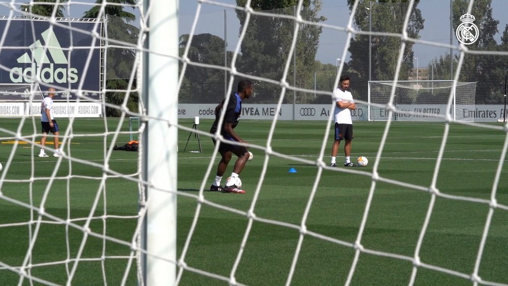 David Alaba completes his first Real Madrid training session. DUGOUT