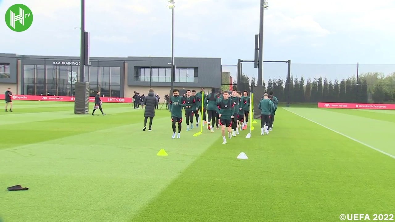 Liverpool prepare for Villarreal. DUGOUT