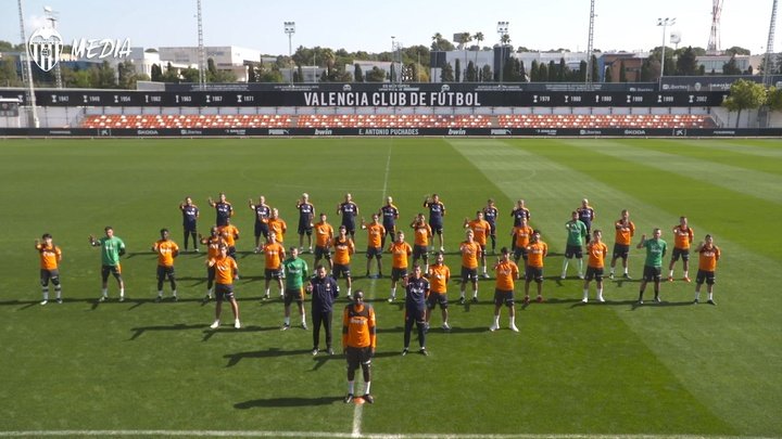 VIDEO: Valencia make stand against racism