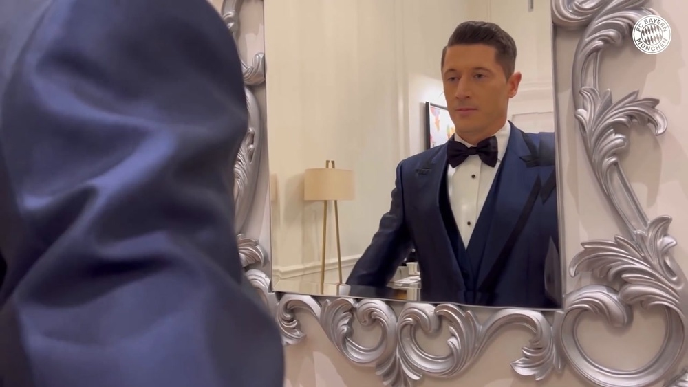 Bastidores de Lewandowski na premiação da Bola de Ouro. DUGOUT