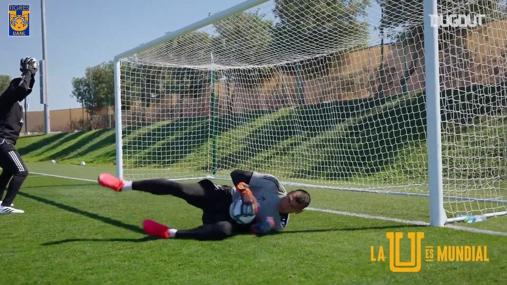Nahuel Guzmán prépare la finale de Coupe du Monde des Clubs. Dugout
