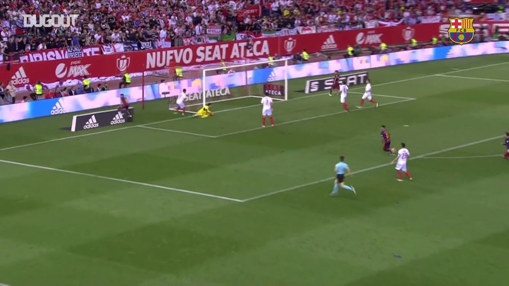 Le but de Jordi Alba contre Séville en finale de Coupe du Roi en 2016. Dugout
