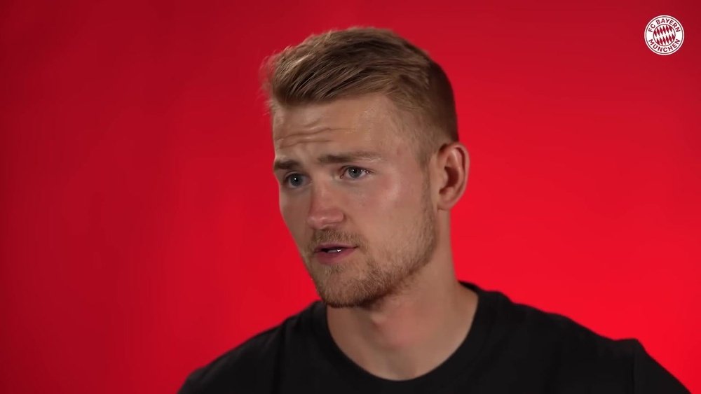De Ligt's first Bayern interview. DUGOUT