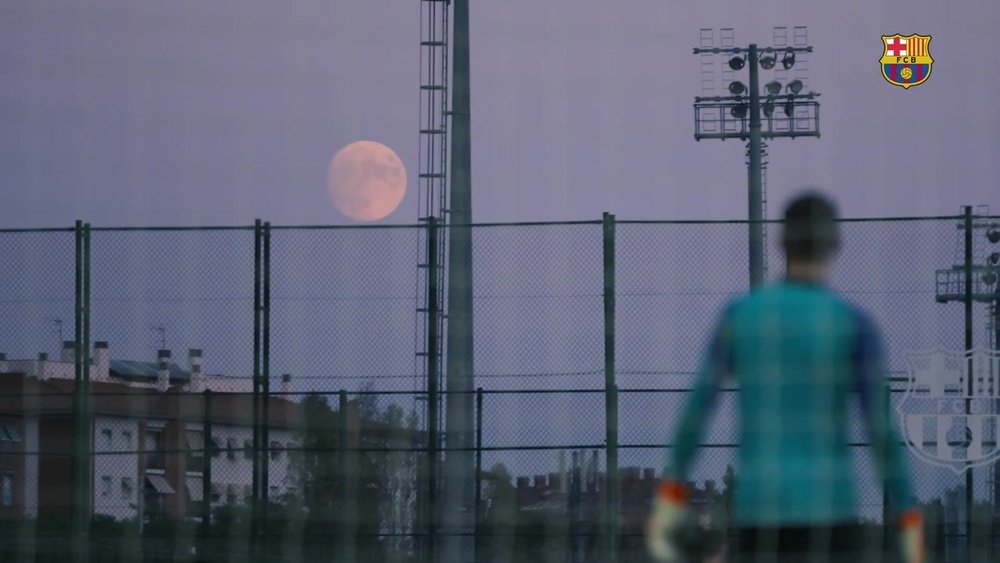 VÍDEO: el Barça se entrenó bajo el influjo de la luna. DUGOUT