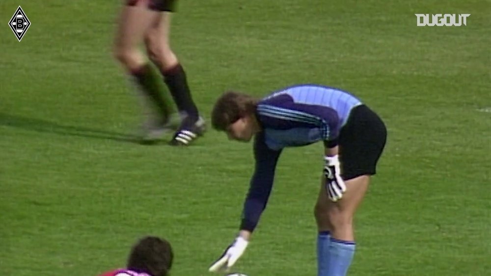 Le but improbable de Lothar Matthäus contre le Bayer Leverkusen. DUGOUT