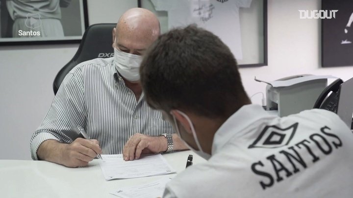 VÍDEO: Gabriel Pirani assina renovação com Santos até 2025