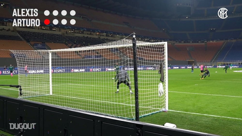 Alexis Sanchez and Arturo Vidal challenged each other at the San Siro. DUGOUT