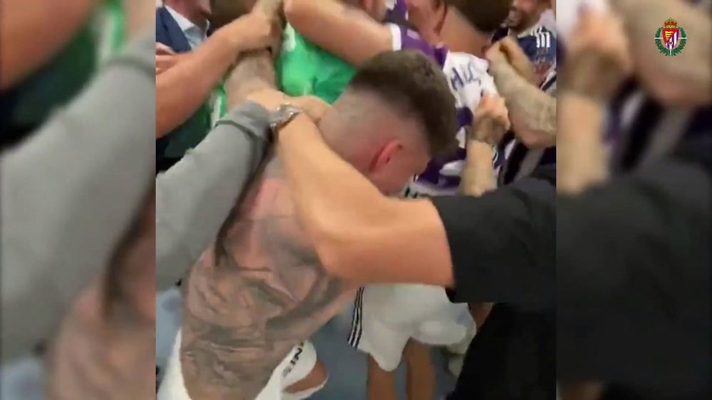 VIDÉO : Ronaldo fête la promotion en Liga de Valladolid. Dugout