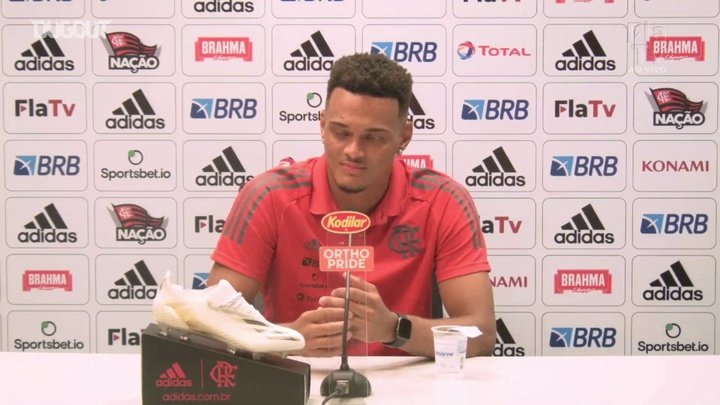 VÍDEO: Rodrigo Muniz fala do entrosamento com companheiros no Flamengo