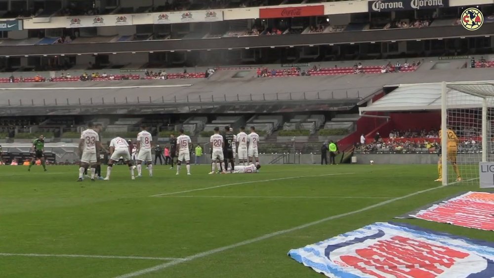 Diego Valdes scores for Club America. DUGOUT