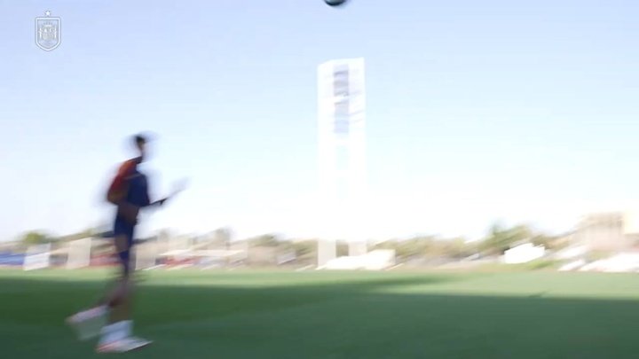 VIDEO: Nico, Lamine Yamal e Balde mostrano le skill nell'allenamento della Spagna