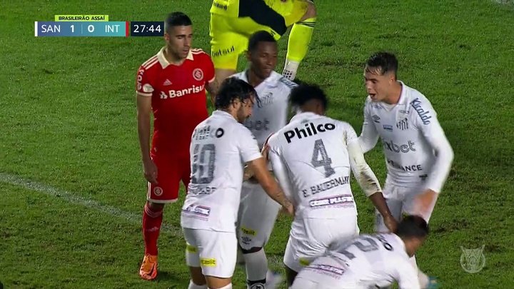 VIDEO: Santos and Internacional play out draw