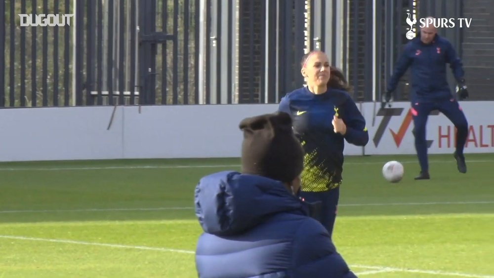 Behind the scenes at Alex Morgan's Tottenham debut. DUGOUT