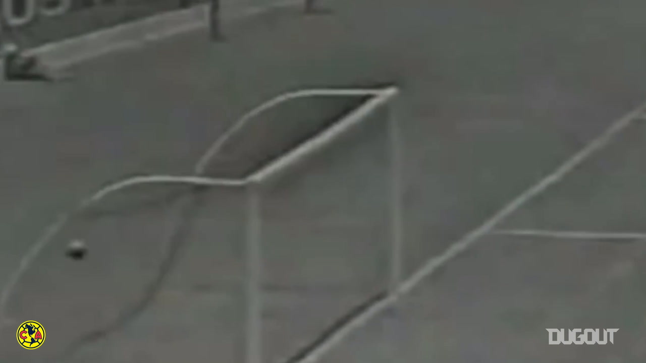 VIDEO: First ever goal at the Estadio Azteca