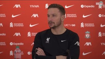 VÍDEO: assistente de Klopp quer “jogo especial” do Liverpool contra o Arsenal