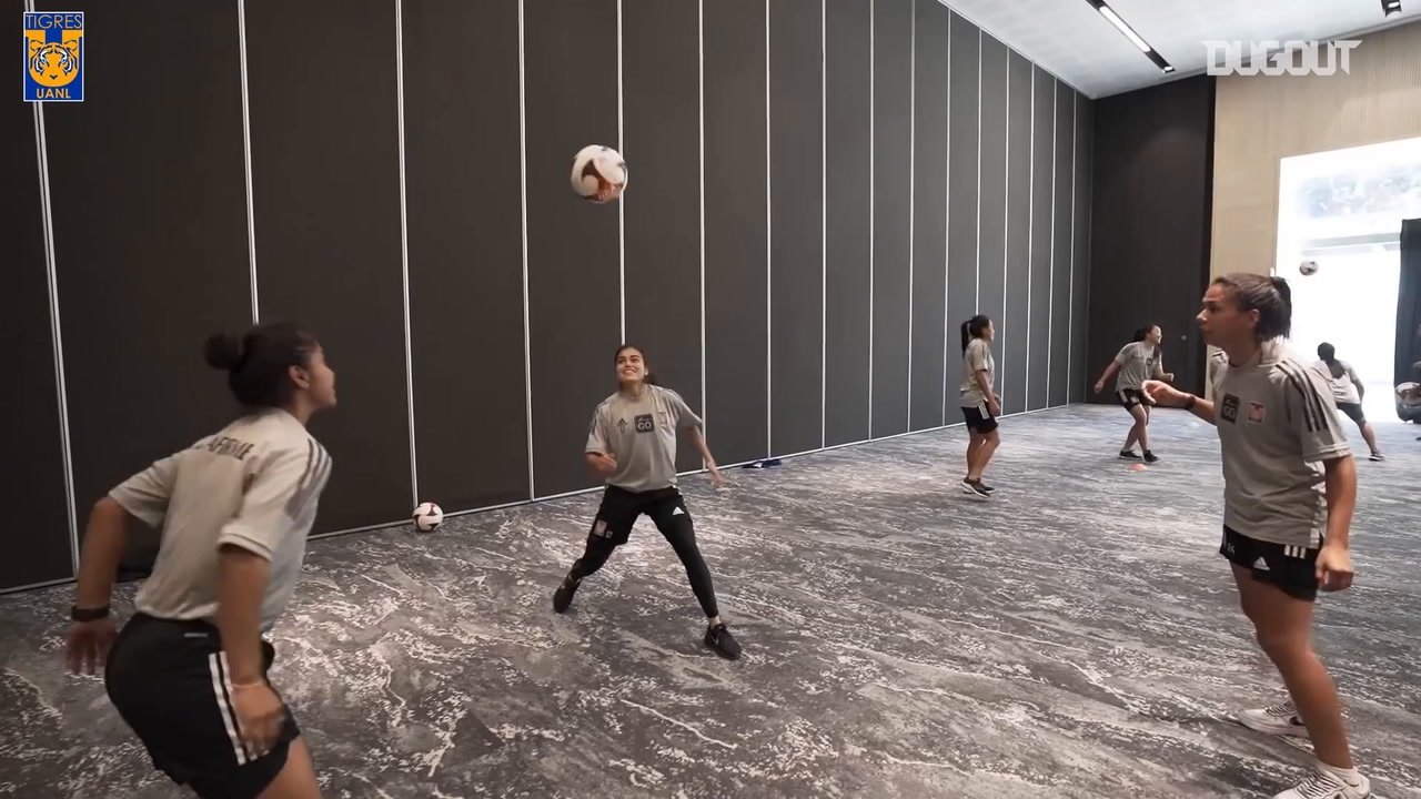 VÍDEO: el divertido reto de toques al balón de Belén, Natalia y Vanessa