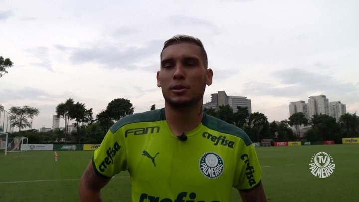 Rafael Navarro comemora primeiro gol no Palmeiras: 