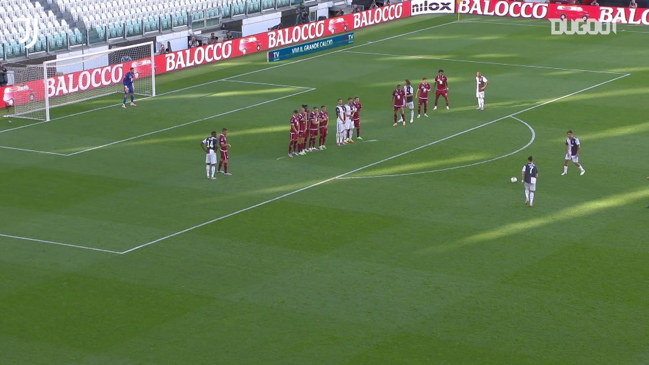 Cristiano Ronaldo fez seu primeiro gol de falta pela Juventus após mais de 80 jogos. DUGOUT