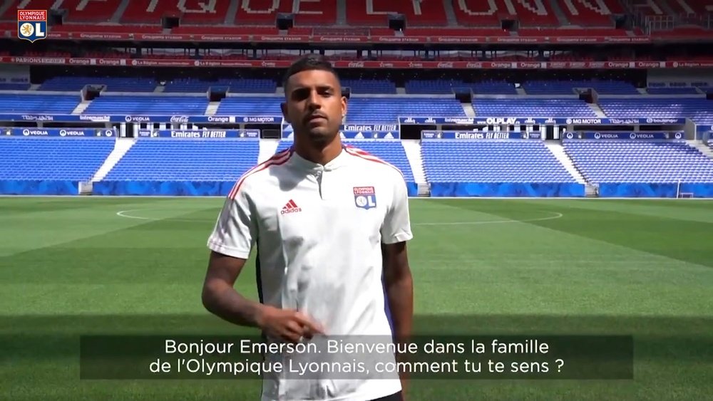 La première interview d'Emerson Palmieri à Lyon. dugout