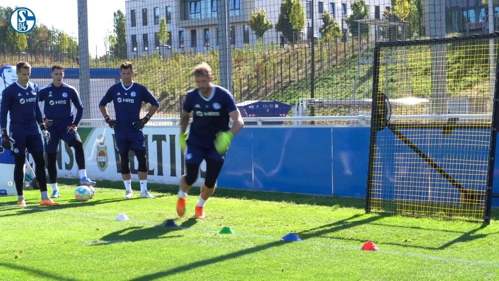 Schalke have been training ahead of the match with Dortmund. DUGOUT
