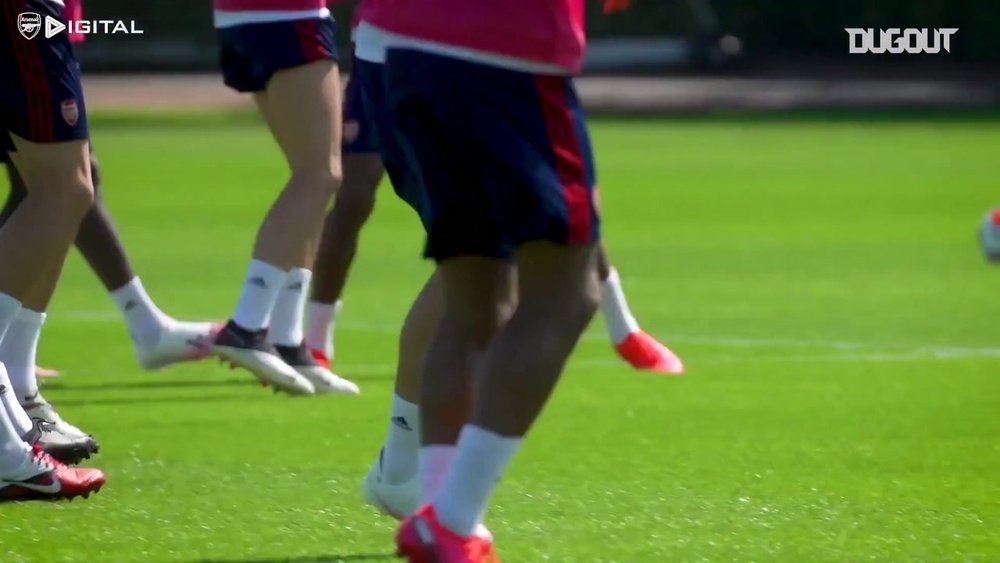 Martinelli treina forte no Arsenal para retorno da Premier League. DUGOUT