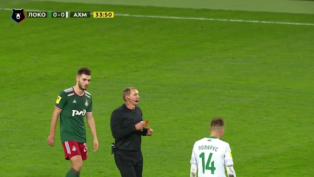 Ex-Cruzeiro é expulso após puxão no pescoço no Campeonato Russo. DUGOUT
