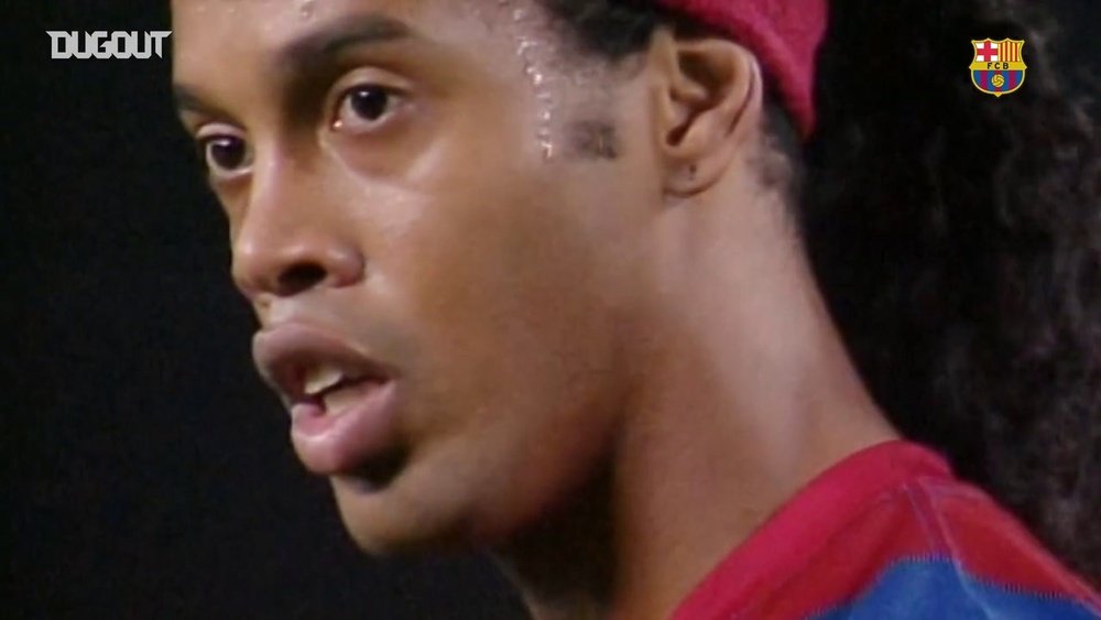 Le coup franc magnifique de Ronaldinho contre Saragosse. Dugout
