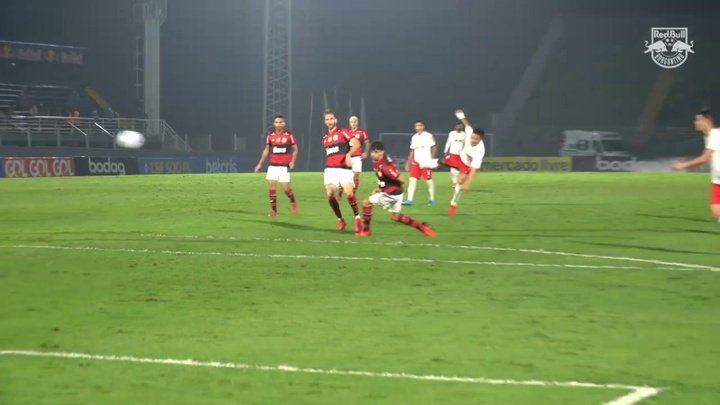 VÍDEO: Veja o golaço de Artur no empate do Bragantino com o Flamengo
