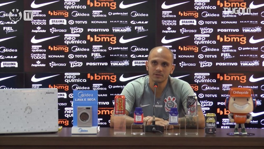 Fábio Santos fala da sequência de jogos pesada no Corinthians. DUGOUT
