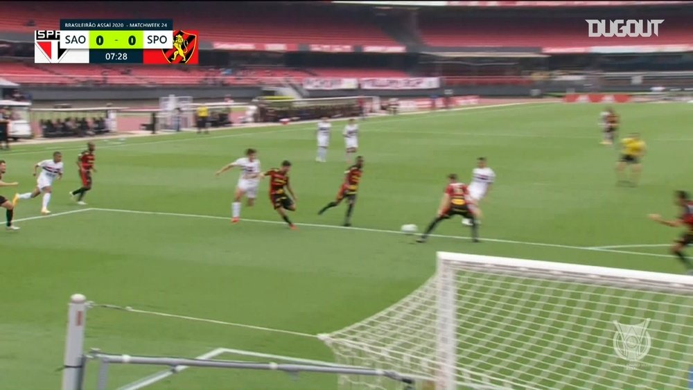 Sao Paulo beat Recife 1-0 with an early goal. DUGOUT