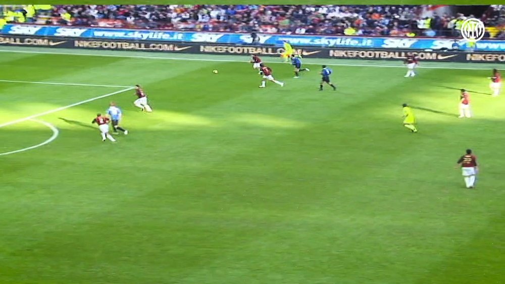 Some players have worn the shirts of both Inter and Juventus. DUGOUT