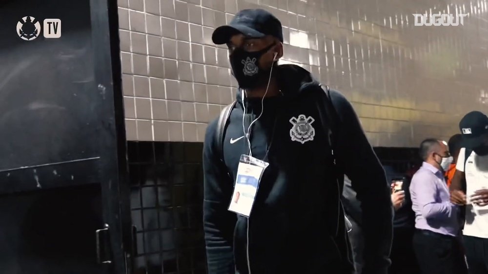 We bring you exclusive footage from Corinthians' win at Santos. DUGOUT