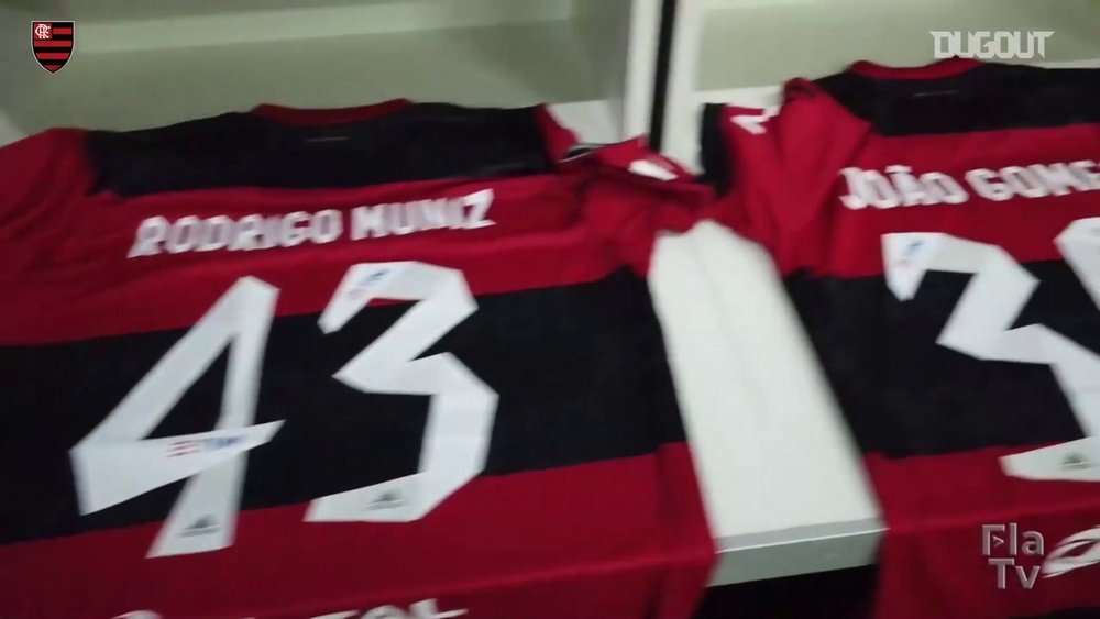 Behind the scenes footage from Flamengo's 2-3 win v Velez. DUGOUT