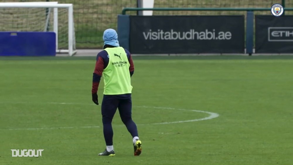 Agüero in Manchester City training ahead of Everton clash. DUGOUT