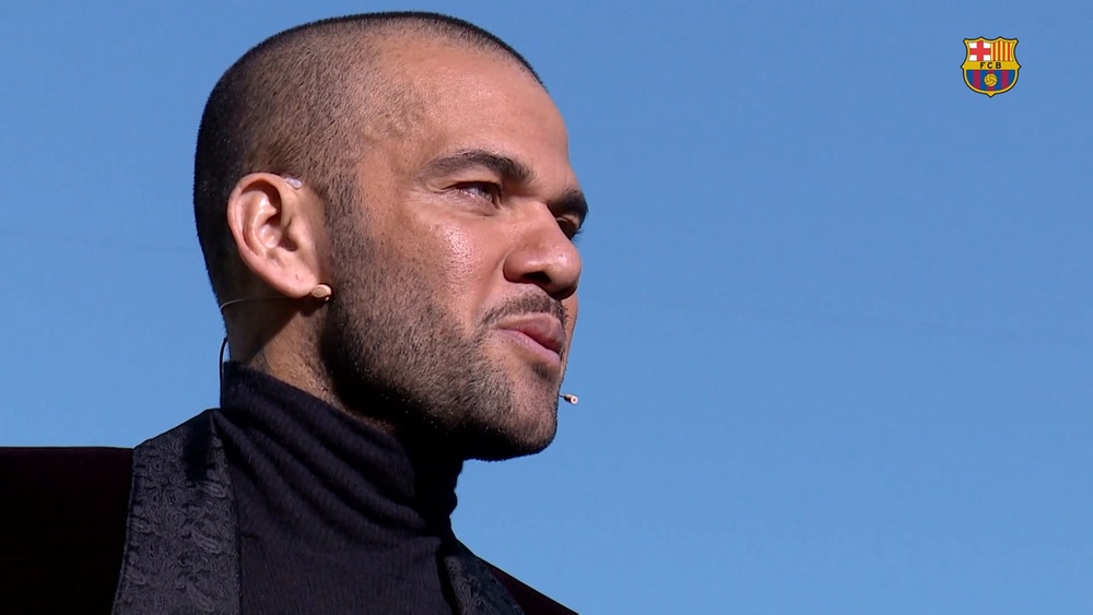 VÍDEO: lo que no viste de la presentación de Dani Alves. DUGOUT