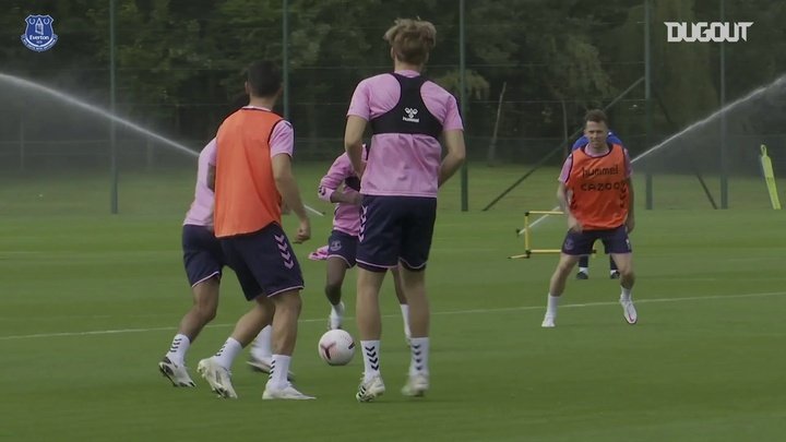 VÍDEO: Allan e James Rodríguez treinam juntos no Everton